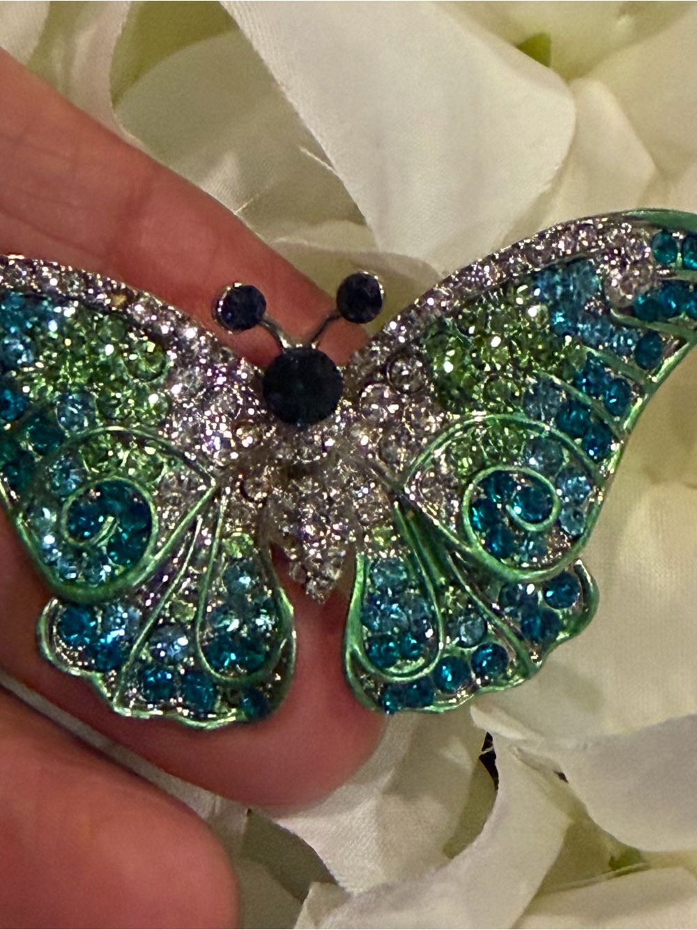 Oversized Rhinestone Butterfly Statement Cocktail Ring - Adjustable - Picture 4 of 16